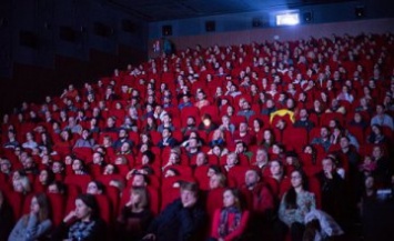 В кинотеатре Львова избили мужчину из-за разговора во время просмотра фильма