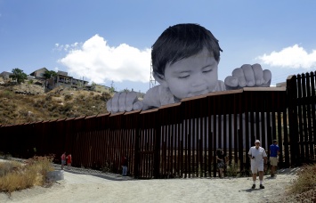 Сешнс: США будут разлучать семьи, чтобы остановить незаконную миграцию