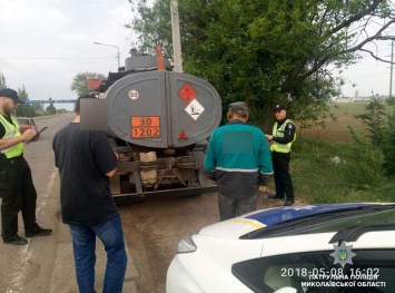 Патрульные обнаружили топливозаправщика с поддельным номером кузова