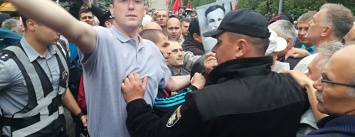 В Мелитополе митинг Балицкого закончился дракой - полиция просила снять георгиевские ленты, - ФОТО