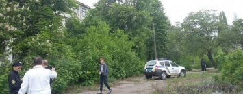 В Одесской области девятиклассница порезала себе руки и пыталась прыгнуть с крыши заброшенной казармы, - ФОТО