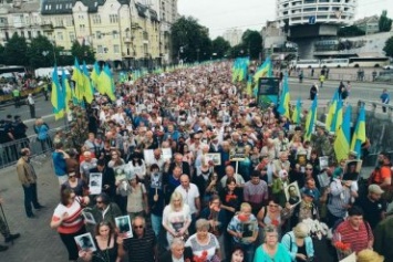 9 мая в Украине: фальшивые "деды", георгиевские ленты и красные флаги