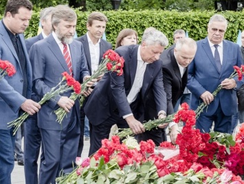 Бойко: Кто бы из сегодняшних политиков во власти ни пытался зачеркнуть День Победы, им это не удастся