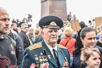 На Аллее Славы одесские байкеры помогали ветеранам (фото)