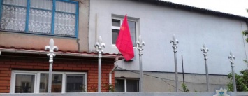 В полиции рассказали, кто поднимал красные флаги в Одессе 9 мая, - ФОТО