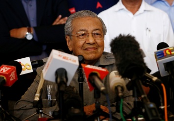 В Малайзии оппозиция впервые получила большинство в парламенте