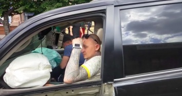 Водитель "Лексуса" в первые минуты после масштабной аварии даже не вышел из авто (Видео)