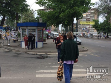 Мгновенный штраф за переход дороги в неположенном месте получают криворожане