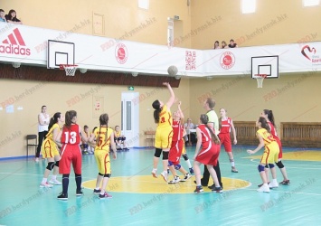 В бердянской ДЮСШ состоялись игры баскетбольной лиги