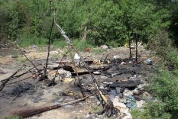 "Напали ночью": под Львовом неизвестные сожгли лагерь ромов (фото)