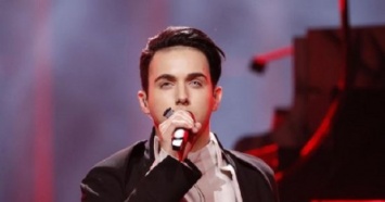 Евровидение-2018: в сети появилось видео, где видно, как Melovin ложится в "гроб"-рояль