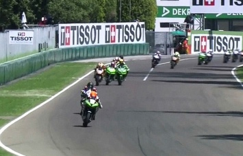 WorldSSP300: Никиту Калинина выбил в отбойник итальянский соперник (видео)