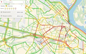 Центр Киева замер в пробках из-за перекрытого Крещатика