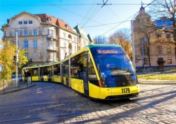 Во Львове трамваи трех маршрутов оборудовали технологией бесконтактной оплаты проезда
