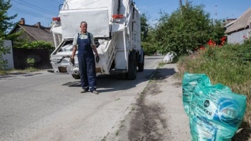 В Запорожье мусор без брендовых пакетов вывозить не будут