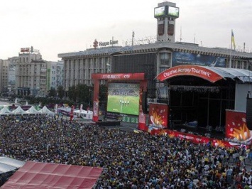Киевлянам покажут финал Лиги чемпионов на Подоле
