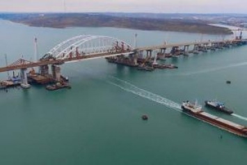 "Кто разбирать эту хрень потом будет??": России напомнили, что Керченский мост построен на чужой территории