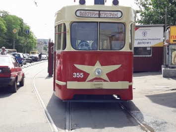 Уникальный советский трамвай вышел на одесские улицы после ремонта