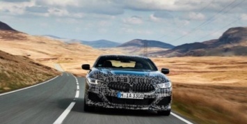 BMW показала купе 8 Series M850i в динамике