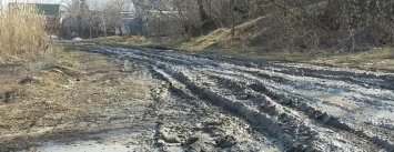 Запорожские патрульные спасли мужчину, который едва не утонул в грязи, - ВИДЕО