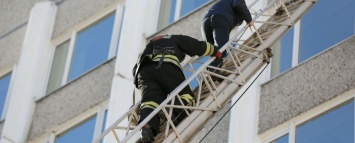 «Один дома»: в Черноморске четырехлетний малыш оказался запертым в квартире на 8 этаже