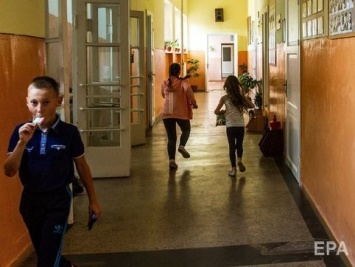 Минобразования рекомендовало украинским учебным заведениям усилить меры безопасности в связи с отравлениями в школах