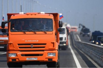 Путин отрезал Украину от Панамского канала: озвучен истинный вред от строительства Крымского моста