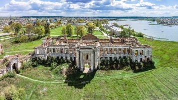 Легендарный замок может исчезнуть с туристической карты Украины