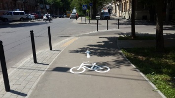 Вслед за знаками на велодорожке на Ольгиевской появилась и разметка. Фото