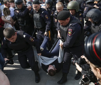 Защита избитого 5 мая журналиста пожаловалась на бездействие СК