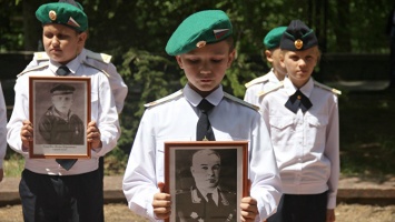 Встали в строй навечно: в Крыму почтили память героев-пограничников