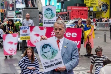 В центре Нью-Йорка прошла акция в поддержку Сенцова