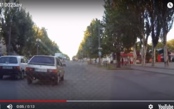 Водитель рассекал по улице как в "Форсаже" (ВИДЕО)