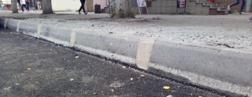 В Славянске обещают ремонтировать дороги вместе с бордюрами