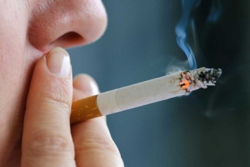 Французам удалось сократить количество курильщиков на один миллион за год