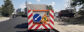 Заммэра Днепра показал, как проходит ремонт дорог в городе, - ФОТО
