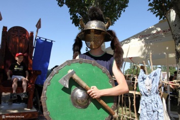 Рыцари, средневековые игры и конкурсы: николаевцы посетили фестиваль исторического боя "Кубок Ольвии"