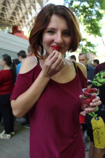 Клубничный Днепр: днепряне поставили ягодный рекорд Украины