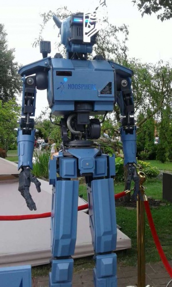 На фестивале робототехники определили самого большого робота-волонтера (ФОТО)