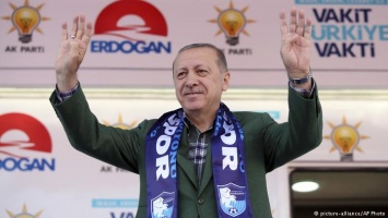 Громкие заявления Эрдогана не помогают слабеющей турецкой лире