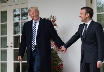 Трамп повел «ужасный» телефонный разговор с президентом Франции