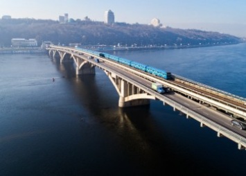 Состояние моста Метро в Киеве определено как "ограниченно работоспособное" - КГГА