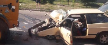На выезде из Чернигова произошла ДТП с участием трактора. Ранены трое детей
