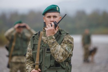 Пограничники разоблачили мошенников, которые торговали поддельными паспортами Евросоюза (ФОТО)