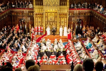 «Не спать на работе»: В Британии парламентариям запретили дремать на заседаниях