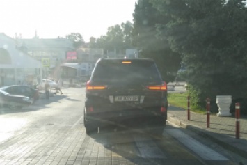 В Крыму замечен автомобиль с номерами Верховной Рады - подробности