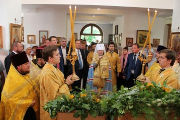 Митрополит Симферопольский и Крымский Лазарь возглавил молебен в память святителя Луки