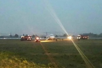 ЧП в аэропорту "Жуляны": что на самом деле произошло с рейсом 4406 Анталия-Киев