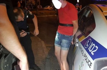 В центре Николаева трое взрослых парней изнасиловали 12-летнюю девочку