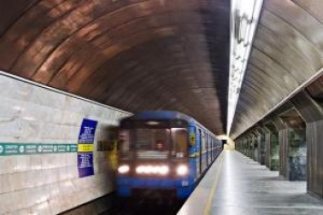 "Развлечения" малолеток в киевском метро шокировали украинцев: жуткое видео